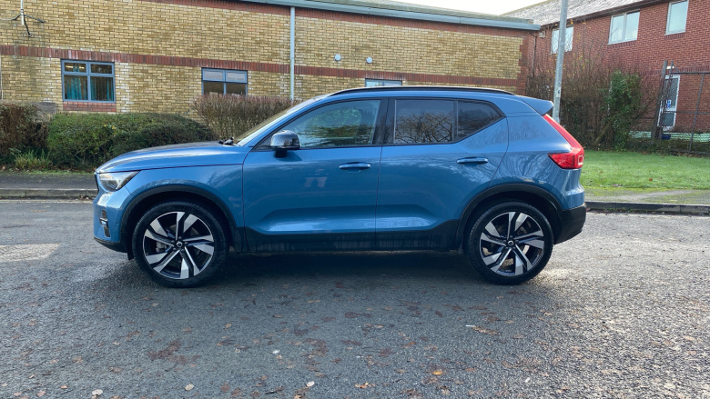 Volvo XC40 2.0 B4P Ultra Dark 5dr Auto Petrol Estate